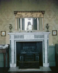 Cheminée et miroir, vers 1810